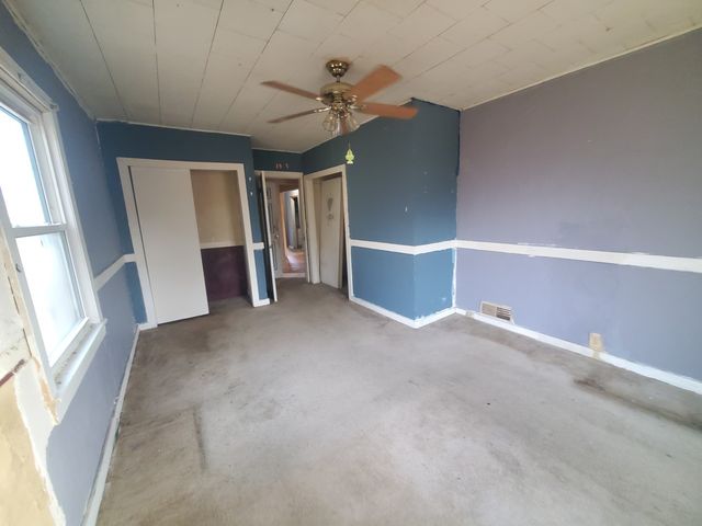 2725 W 49th Street, Davenport, IA 52806