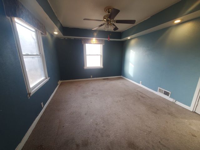 2725 W 49th Street, Davenport, IA 52806