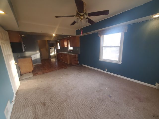 2725 W 49th Street, Davenport, IA 52806