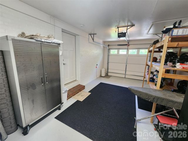 492 14th Avenue Drive NE, Hickory, NC 28601