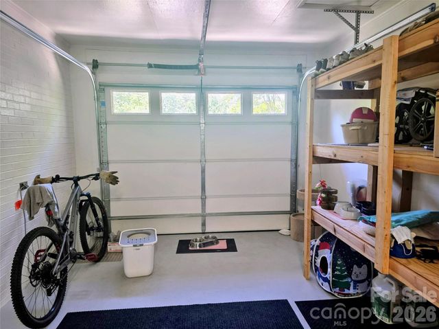 492 14th Avenue Drive NE, Hickory, NC 28601