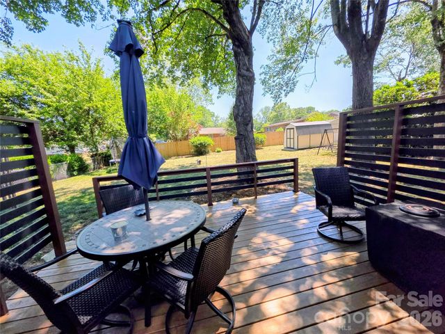 492 14th Avenue Drive NE, Hickory, NC 28601