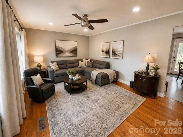 492 14th Avenue Drive NE, Hickory, NC 28601