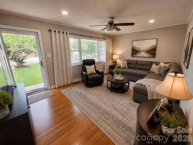 492 14th Avenue Drive NE, Hickory, NC 28601