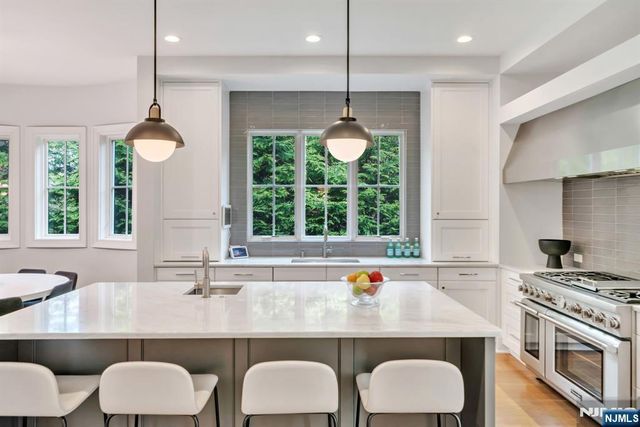 89 Depeyster Avenue, Tenafly, NJ 07670