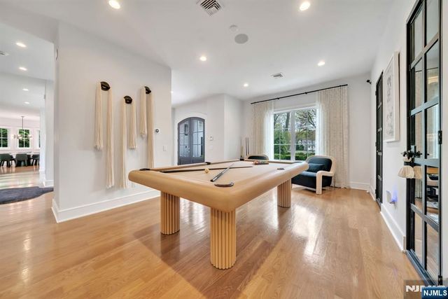 89 Depeyster Avenue, Tenafly, NJ 07670