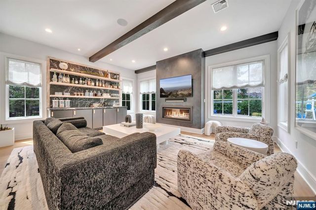 89 Depeyster Avenue, Tenafly, NJ 07670
