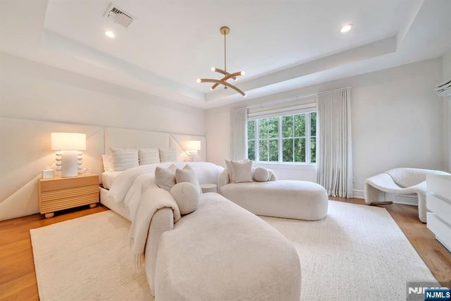 89 Depeyster Avenue, Tenafly, NJ 07670
