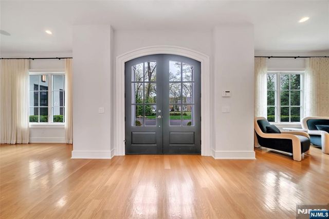 89 Depeyster Avenue, Tenafly, NJ 07670