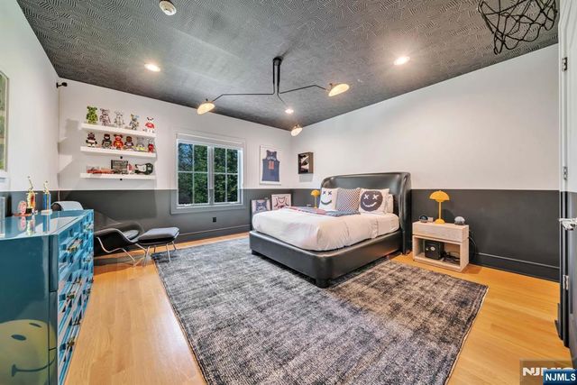 89 Depeyster Avenue, Tenafly, NJ 07670
