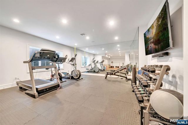 89 Depeyster Avenue, Tenafly, NJ 07670