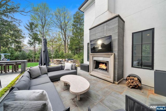 89 Depeyster Avenue, Tenafly, NJ 07670