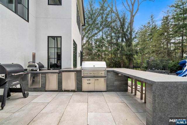 89 Depeyster Avenue, Tenafly, NJ 07670