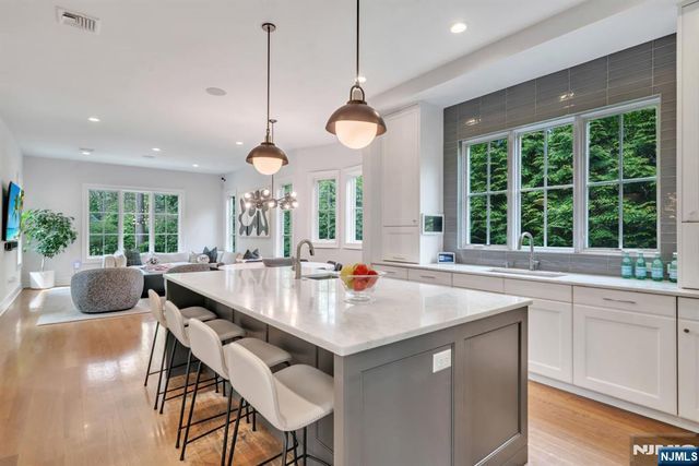 89 Depeyster Avenue, Tenafly, NJ 07670