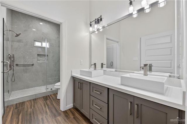 2914 N 44th Lane, Mcallen, TX 78501