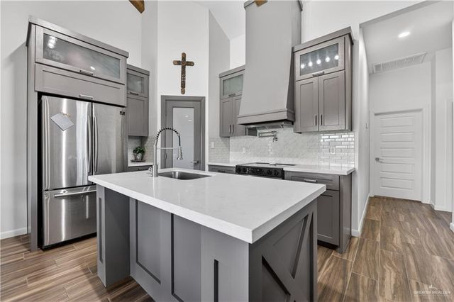 2914 N 44th Lane, Mcallen, TX 78501