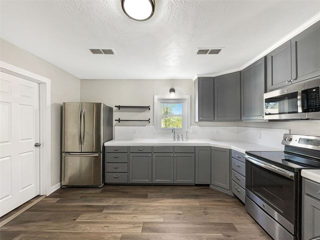 8400 Wyatt Drive, White Settlement, TX 76108