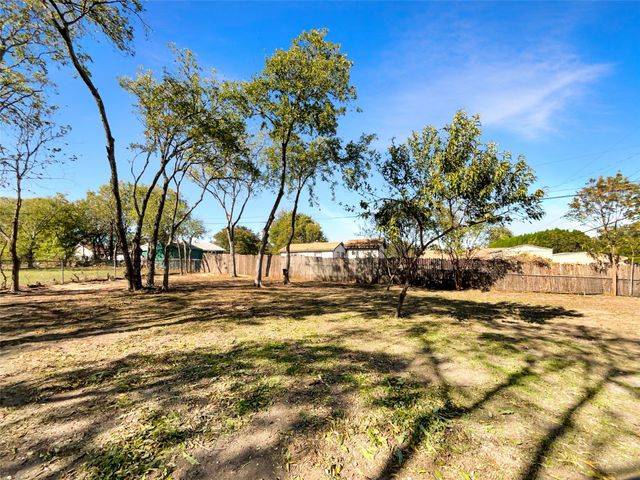 8400 Wyatt Drive, White Settlement, TX 76108