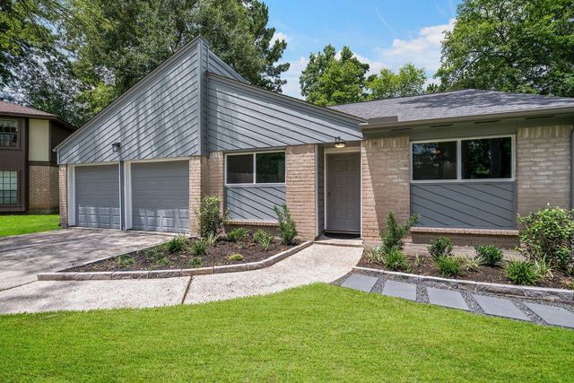 17 Oldstream Court, The Woodlands, TX 77381