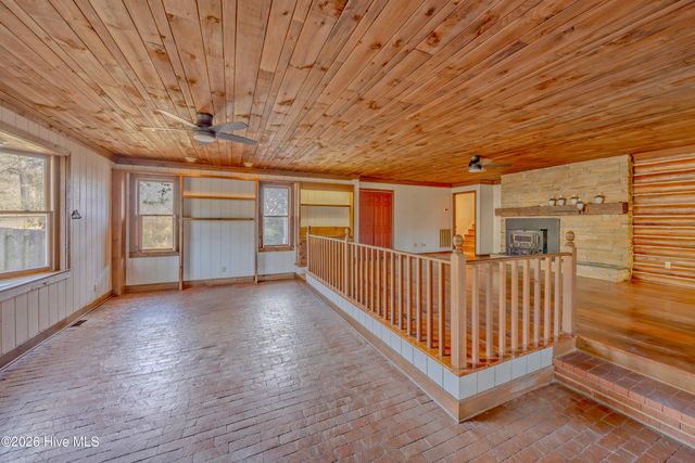 110 Annie Faye Norris Lane, Teachey, NC 28464
