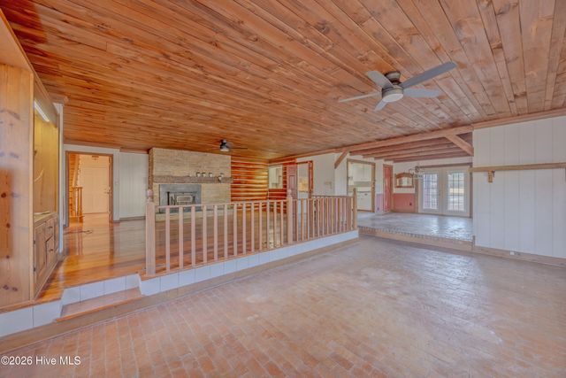110 Annie Faye Norris Lane, Teachey, NC 28464