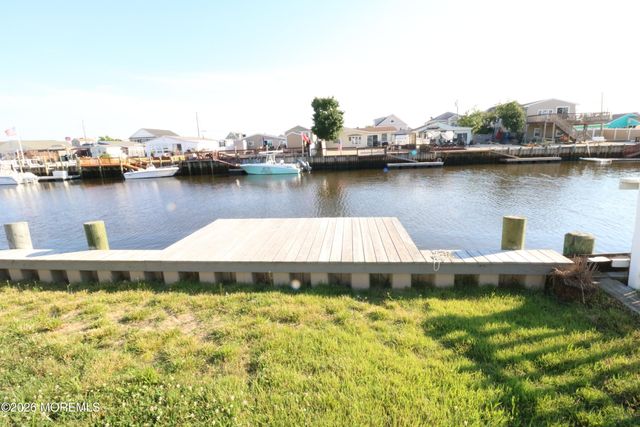 17 W Delaware Drive, Little Egg Harbor, NJ 08087