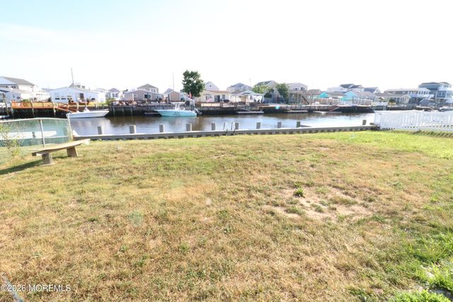 17 W Delaware Drive, Little Egg Harbor, NJ 08087