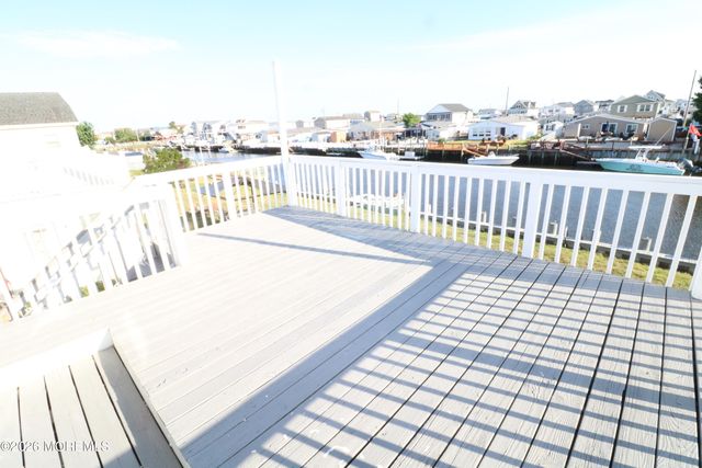 17 W Delaware Drive, Little Egg Harbor, NJ 08087