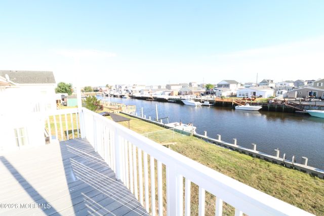 17 W Delaware Drive, Little Egg Harbor, NJ 08087