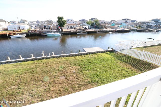 17 W Delaware Drive, Little Egg Harbor, NJ 08087