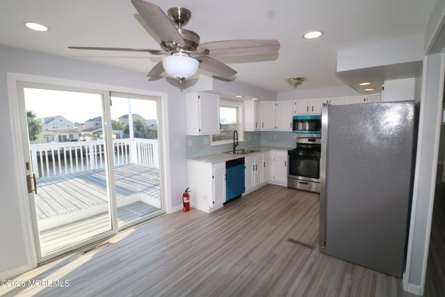 17 W Delaware Drive, Little Egg Harbor, NJ 08087