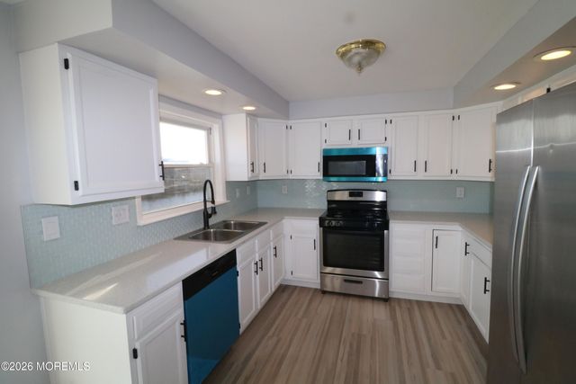 17 W Delaware Drive, Little Egg Harbor, NJ 08087