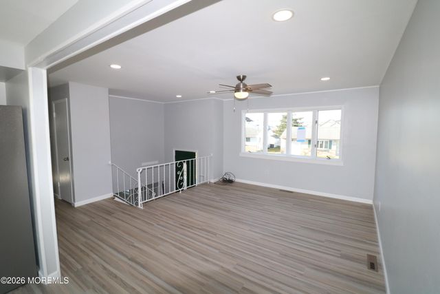 17 W Delaware Drive, Little Egg Harbor, NJ 08087