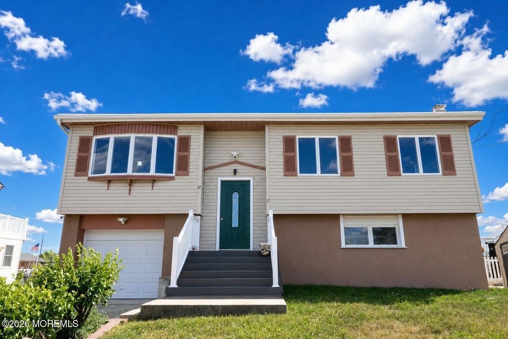 17 W Delaware Drive, Little Egg Harbor, NJ 08087