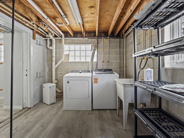 1401 Robin Road, Valparaiso, IN 46383