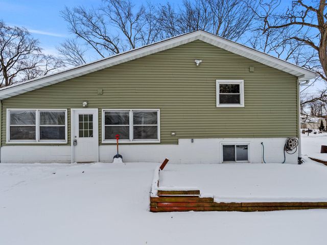 1401 Robin Road, Valparaiso, IN 46383