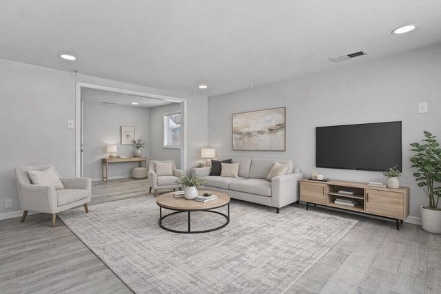 1401 Robin Road, Valparaiso, IN 46383