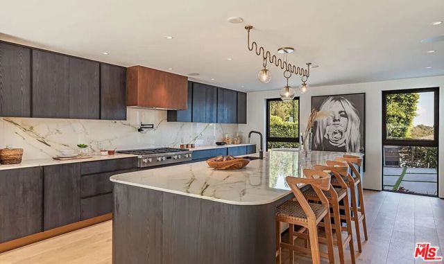 1271 Sunset Plaza Drive, Los Angeles, CA 90069