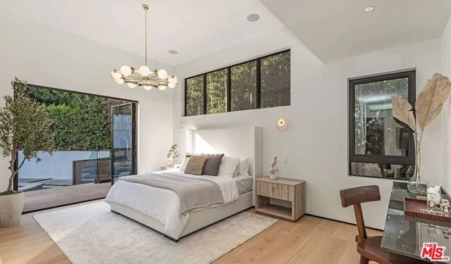 1271 Sunset Plaza Drive, Los Angeles, CA 90069