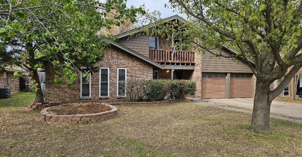 1303 Paisley Drive, Arlington, TX 76015
