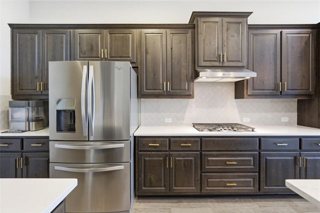 183 Lacy Oak DR, Buda, TX 78610