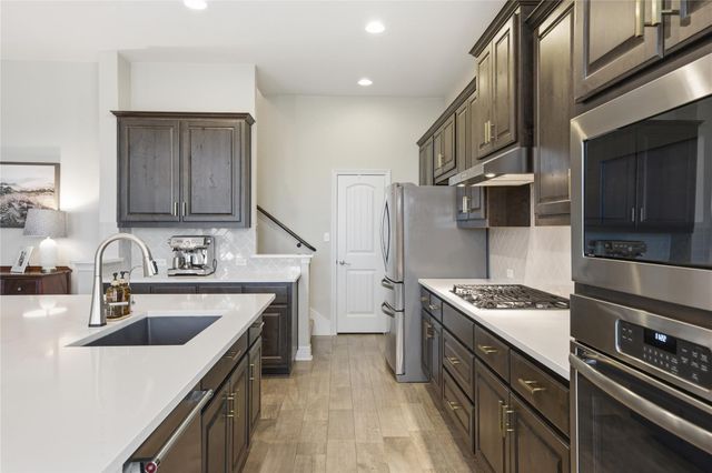 183 Lacy Oak DR, Buda, TX 78610