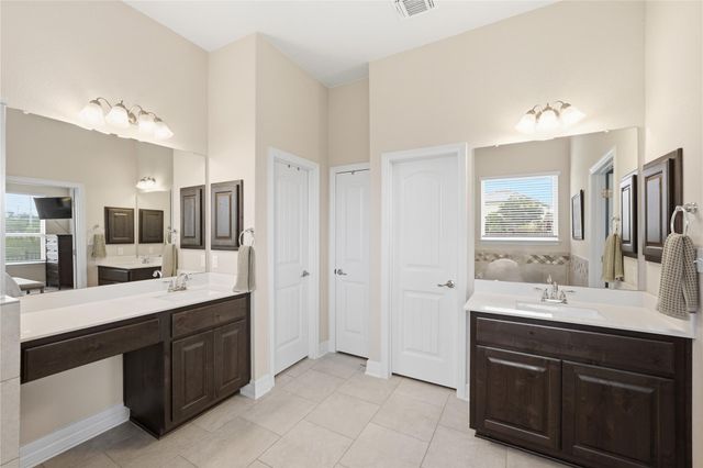183 Lacy Oak DR, Buda, TX 78610