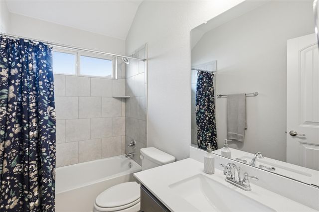 183 Lacy Oak DR, Buda, TX 78610