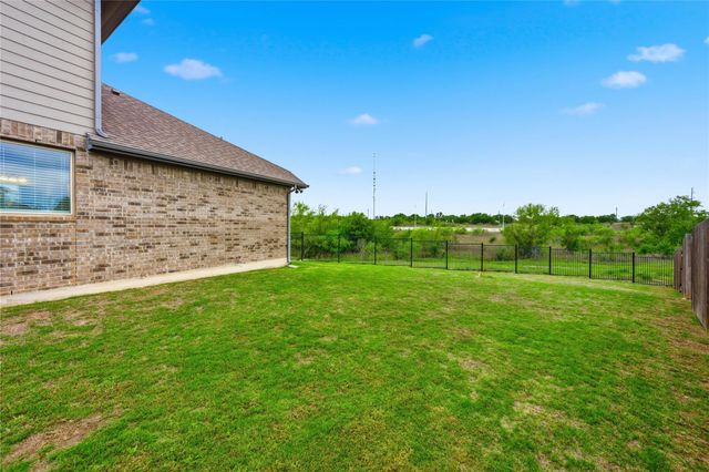183 Lacy Oak DR, Buda, TX 78610