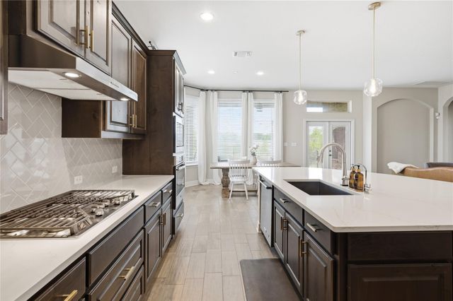 183 Lacy Oak DR, Buda, TX 78610
