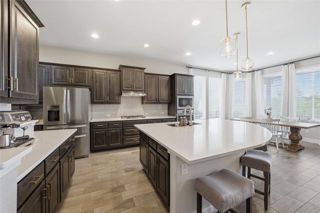 183 Lacy Oak DR, Buda, TX 78610