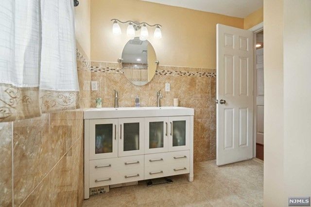 216 Irvington Road, Teaneck, NJ 07666