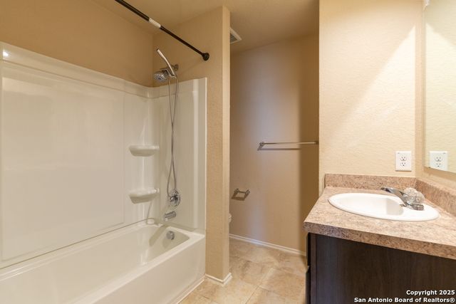 7143 Mesa Clfs, Converse, TX 78109