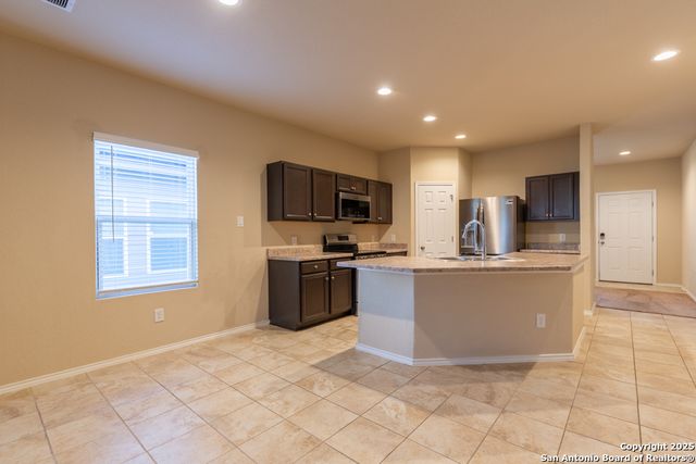 7143 Mesa Clfs, Converse, TX 78109